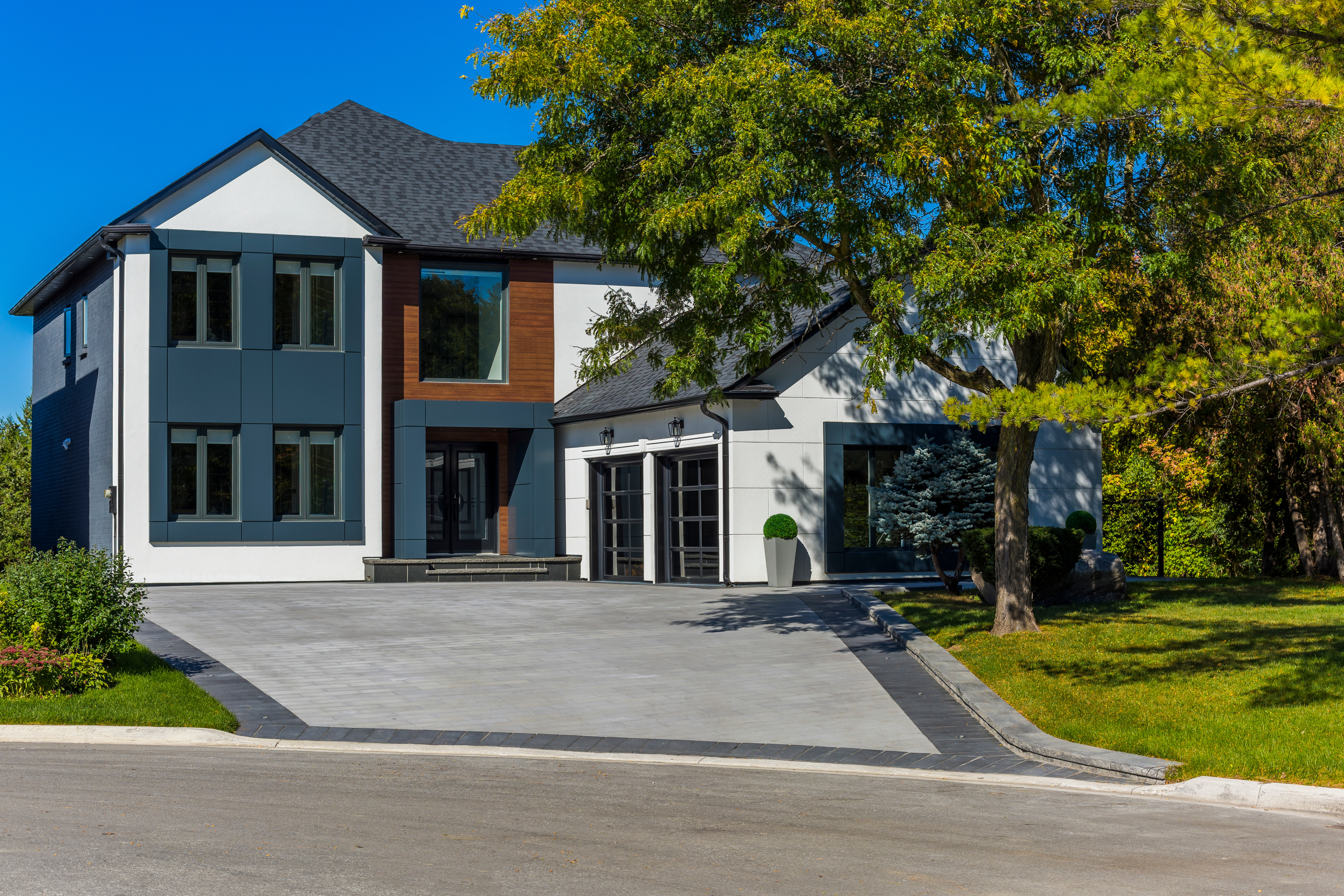 Luxury home exterior in Snohomish County Washington